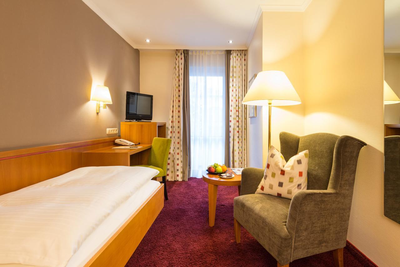 Hotel Heinz Höhr-Grenzhausen Esterno foto