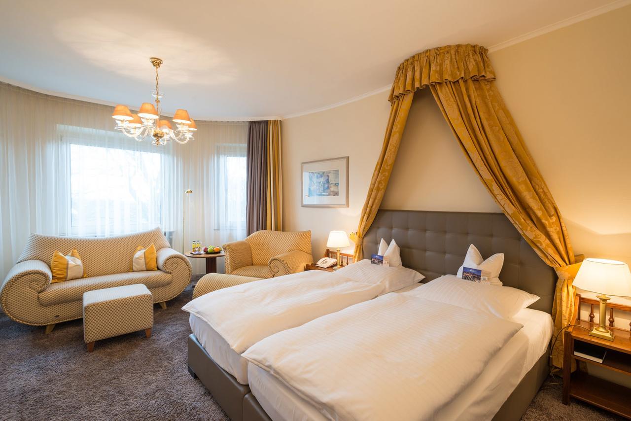 Hotel Heinz Höhr-Grenzhausen Esterno foto